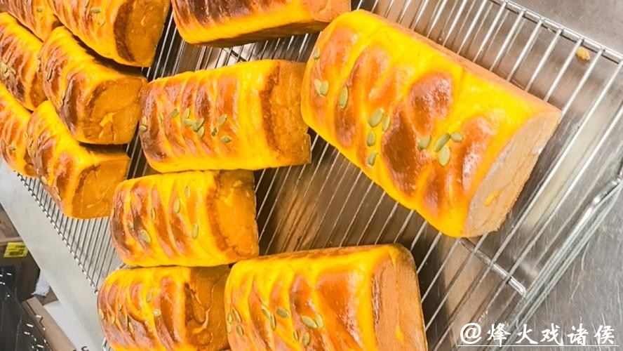 奉贤70后大叔回乡创业,在田头烤出“网红面包” 奉贤70后大叔回乡创业,在田头烤出“网红面包”