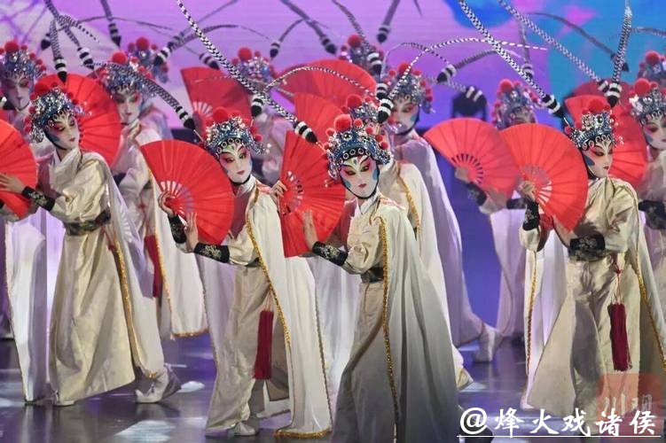 四川省第三届川剧汇演汇报演出暨2026新春戏曲晚会举办 四川省第三届川剧汇演汇报演出暨2026新春戏曲晚会举办