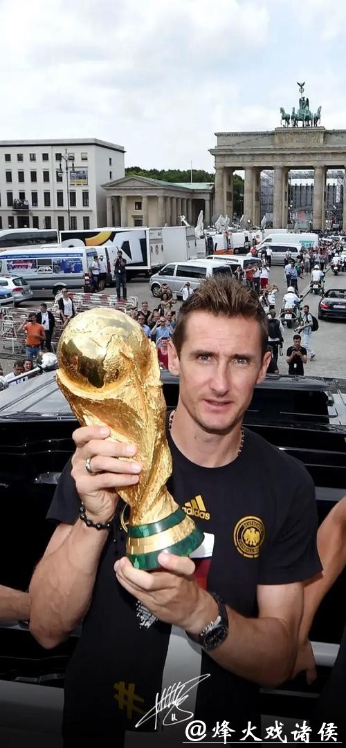 拜仁官方宣布克洛泽出任球队助教 双方签约一年