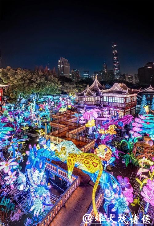 全国彩灯齐聚上海500多岁古典园林,白驹穿越四季与人生 全国彩灯齐聚上海500多岁古典园林,白驹穿越四季与人生